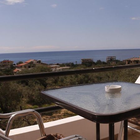 Bed and Breakfast Velco Bb Himara Esterno foto