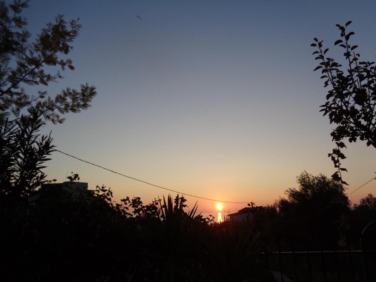 Bed and Breakfast Velco Bb Himara Esterno foto