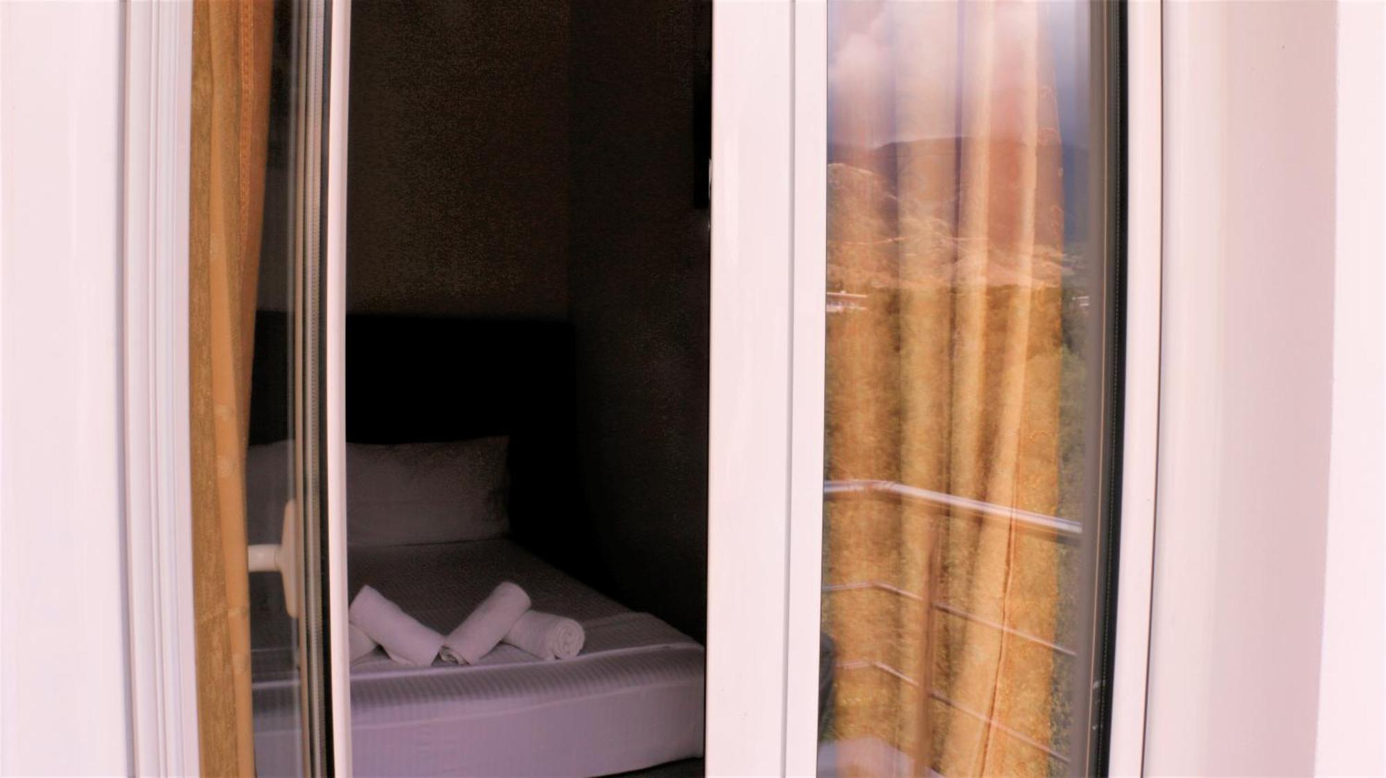 Bed and Breakfast Velco Bb Himara Esterno foto