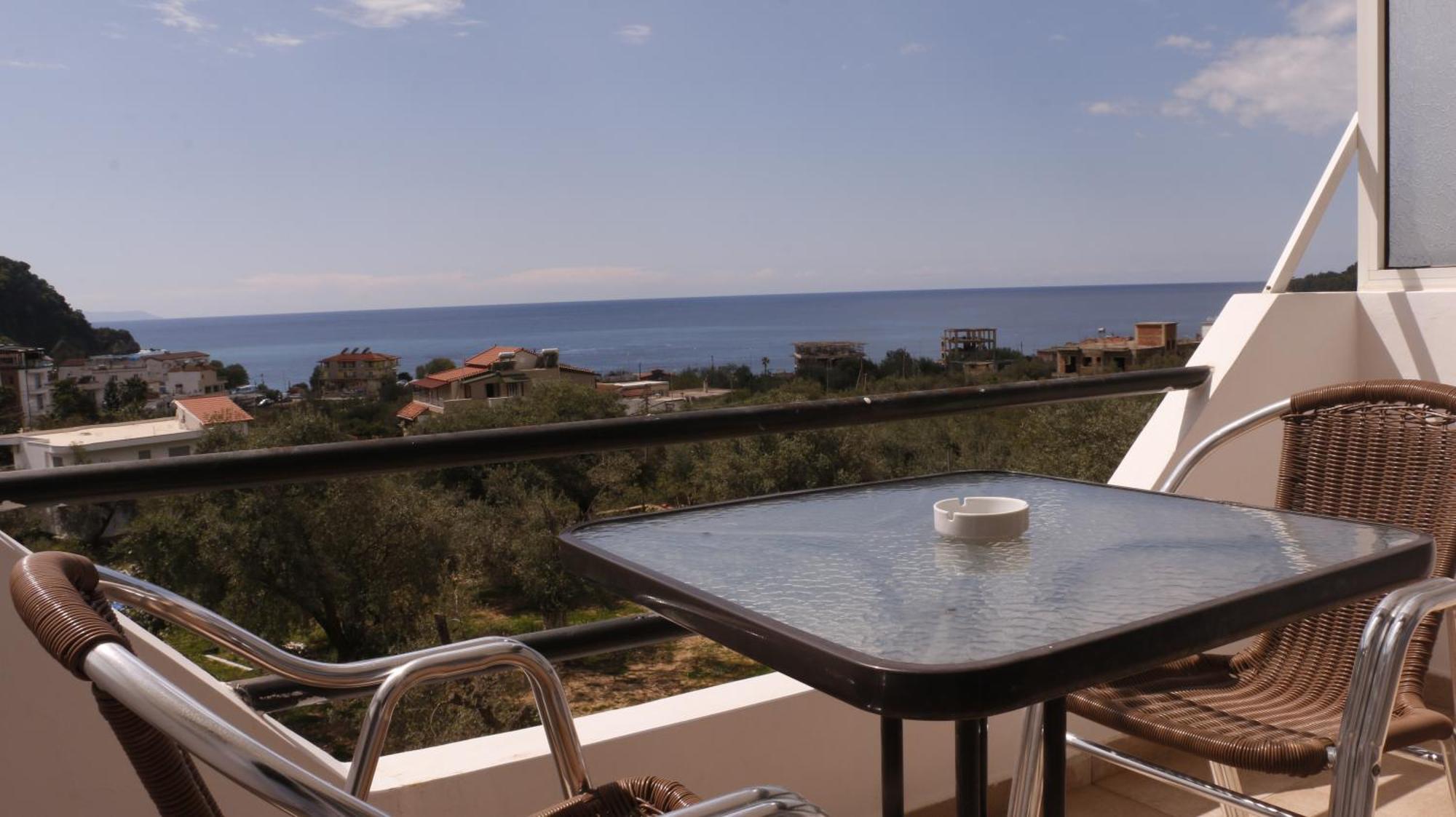 Bed and Breakfast Velco Bb Himara Esterno foto